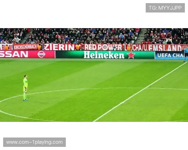 2米身高足球球星的巅峰之路与赛场统治力全景解析