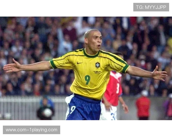 传奇球星全集：回顾足球史上最伟大球员的辉煌瞬间与传奇生涯